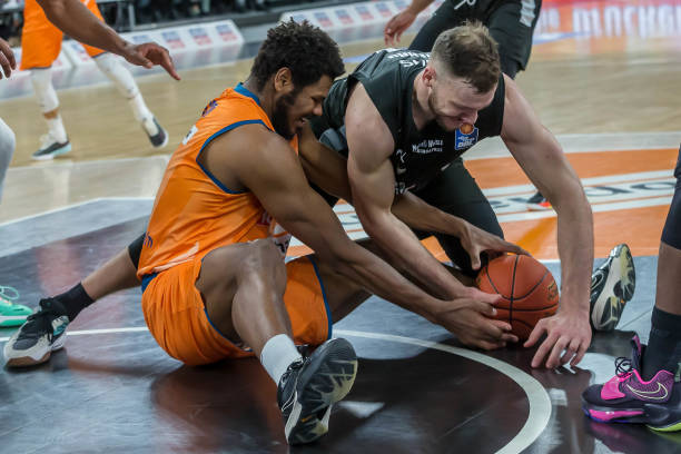 且价格波动 且价格波动